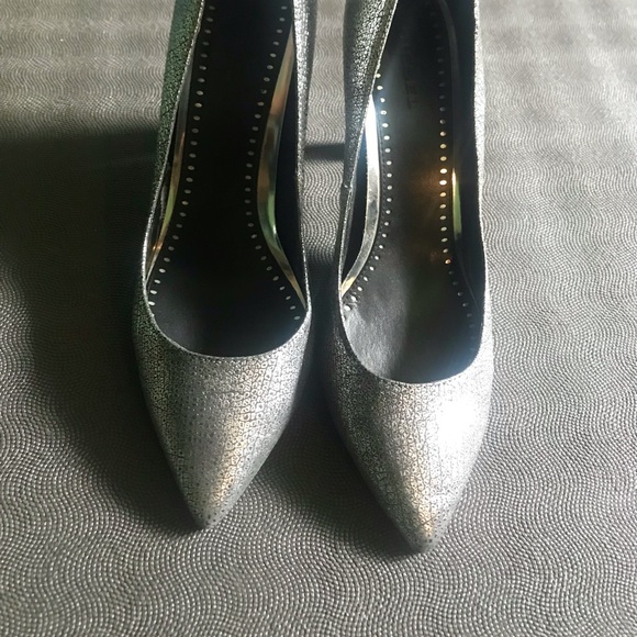 Diesel D-Mabell Metallic Pointed Toe Heels Size 40 - Picture 2 of 7